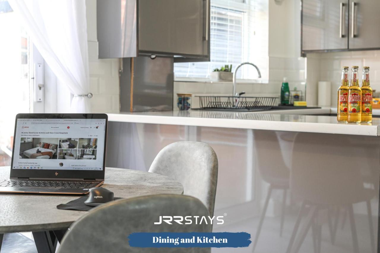 Wolverhampton - Amazing 3 Bedroom, Sleeps 6, Wi-Fi - Jrr Stays Экстерьер фото