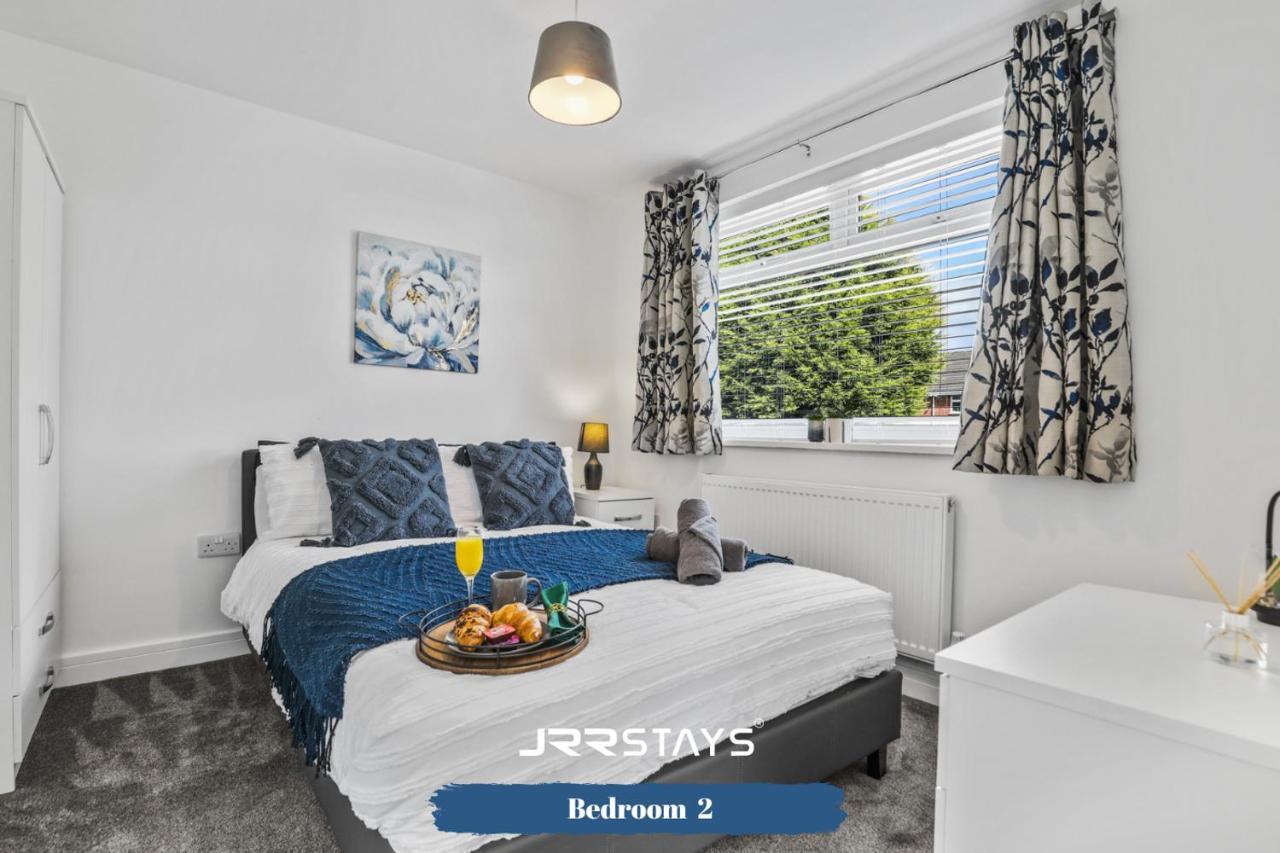 Wolverhampton - Amazing 3 Bedroom, Sleeps 6, Wi-Fi - Jrr Stays Экстерьер фото